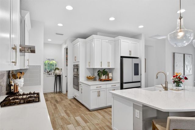 2119 WOODLEAF HAMMOCK COURT, Lakewood Ranch, FL 34211