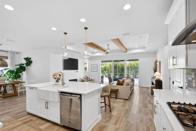 2119 WOODLEAF HAMMOCK COURT, Lakewood Ranch, FL 34211