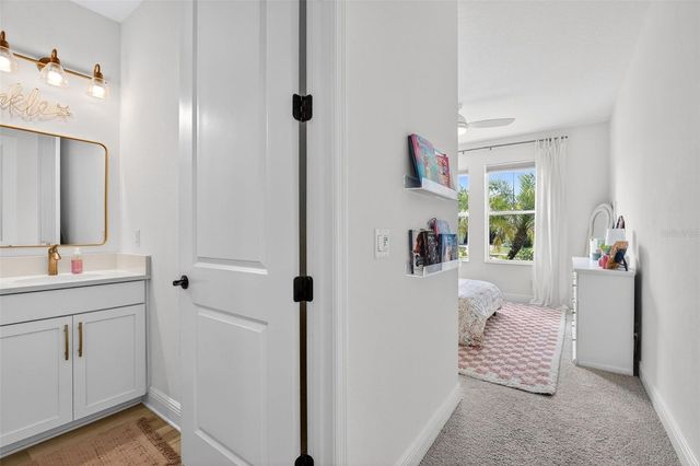 2119 WOODLEAF HAMMOCK COURT, Lakewood Ranch, FL 34211