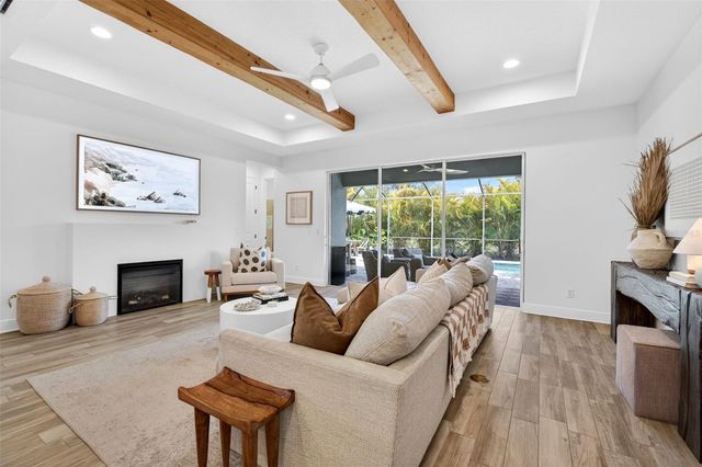 2119 WOODLEAF HAMMOCK COURT, Lakewood Ranch, FL 34211