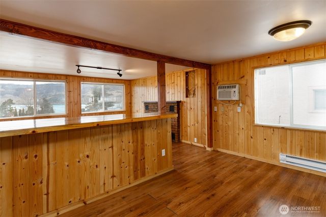 114 Coulee Boulevard, Electric City, WA 99123