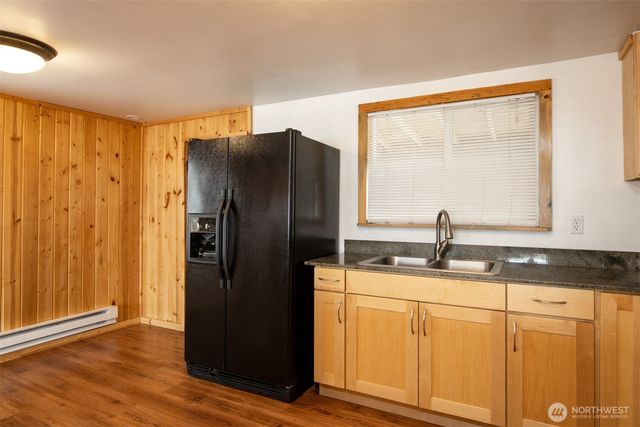 114 Coulee Boulevard, Electric City, WA 99123