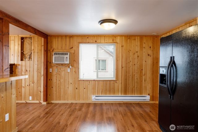 114 Coulee Boulevard, Electric City, WA 99123