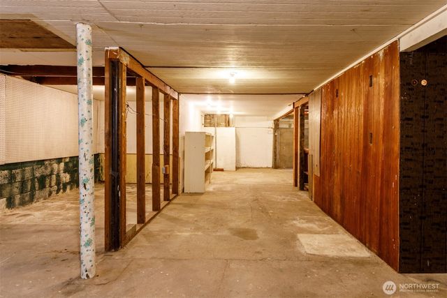 114 Coulee Boulevard, Electric City, WA 99123