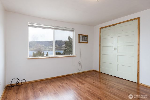 114 Coulee Boulevard, Electric City, WA 99123