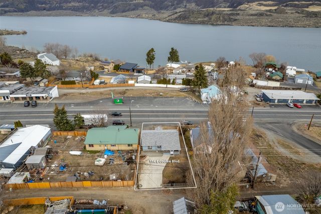 114 Coulee Boulevard, Electric City, WA 99123