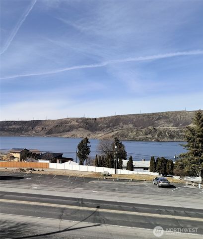 114 Coulee Boulevard, Electric City, WA 99123