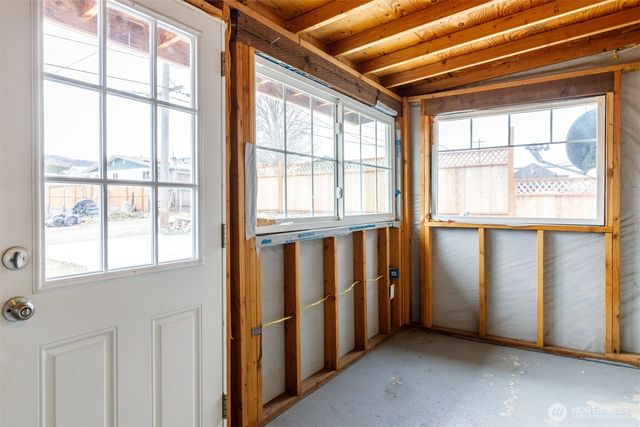 114 Coulee Boulevard, Electric City, WA 99123