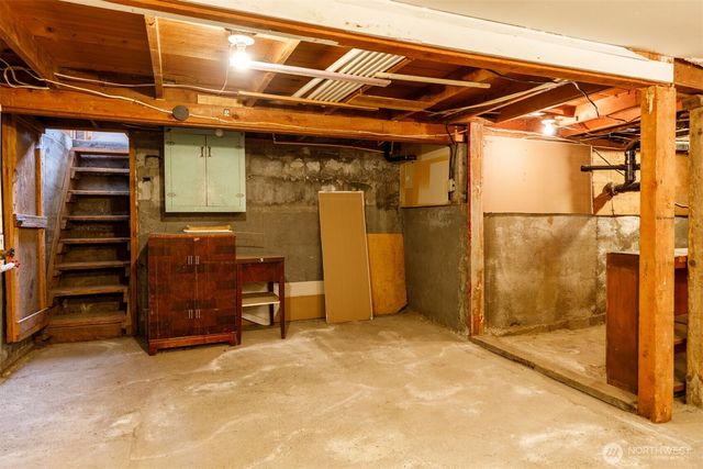 114 Coulee Boulevard, Electric City, WA 99123