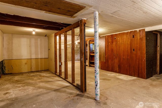 114 Coulee Boulevard, Electric City, WA 99123