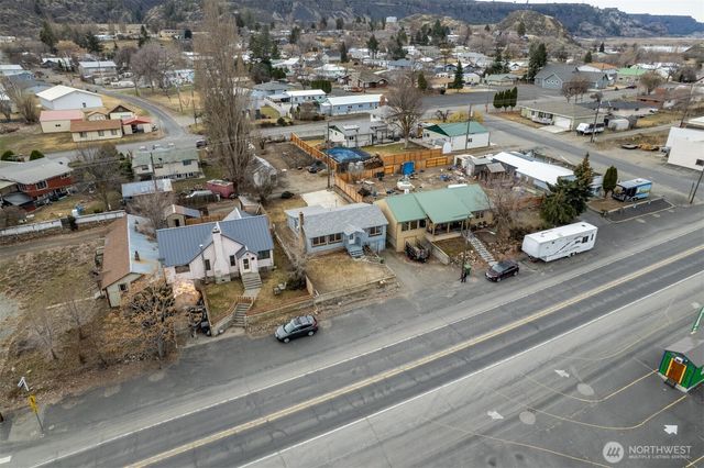 114 Coulee Boulevard, Electric City, WA 99123