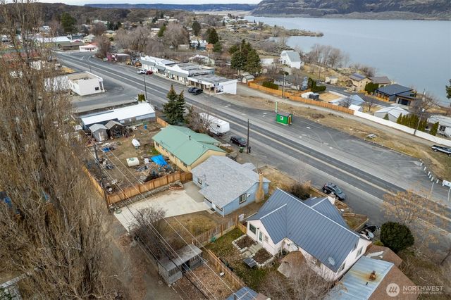 114 Coulee Boulevard, Electric City, WA 99123