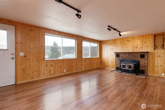 114 Coulee Boulevard, Electric City, WA 99123