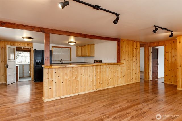 114 Coulee Boulevard, Electric City, WA 99123