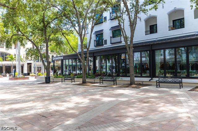 856 104th AVE N, Naples, FL 34108