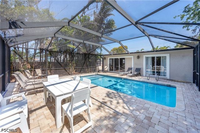 856 104th AVE N, Naples, FL 34108