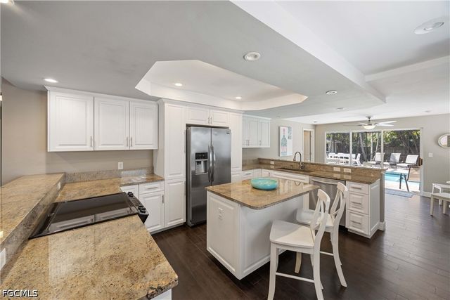 856 104th AVE N, Naples, FL 34108