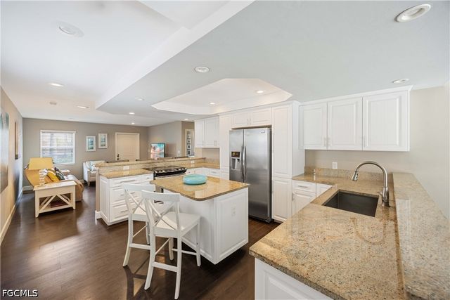 856 104th AVE N, Naples, FL 34108