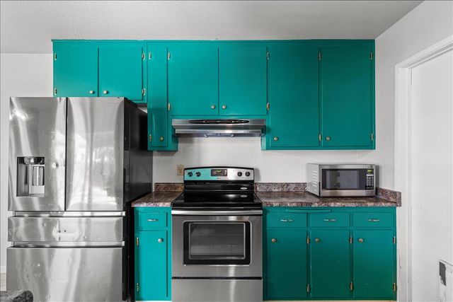 6500 Narcisco Way, Hughson, CA 95326