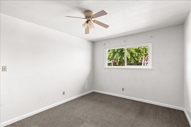 6500 Narcisco Way, Hughson, CA 95326
