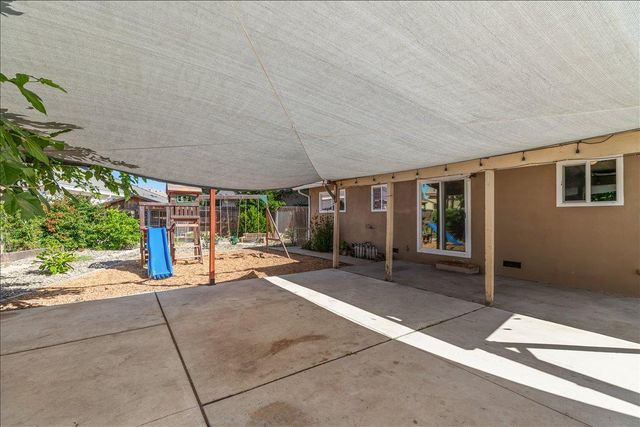 6500 Narcisco Way, Hughson, CA 95326