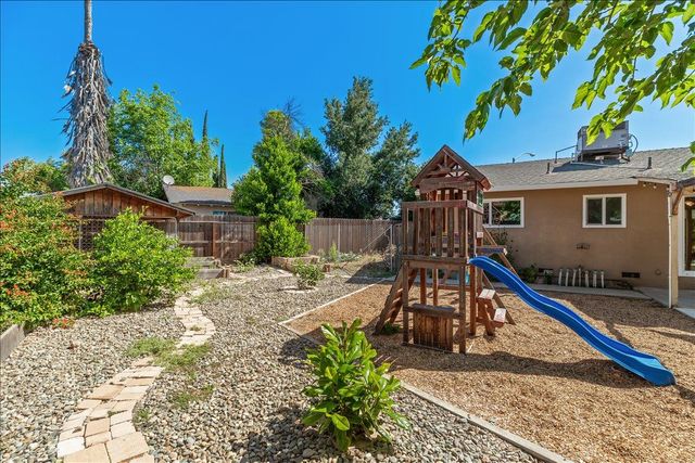 6500 Narcisco Way, Hughson, CA 95326