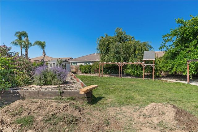 6500 Narcisco Way, Hughson, CA 95326