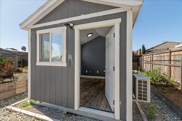 6500 Narcisco Way, Hughson, CA 95326