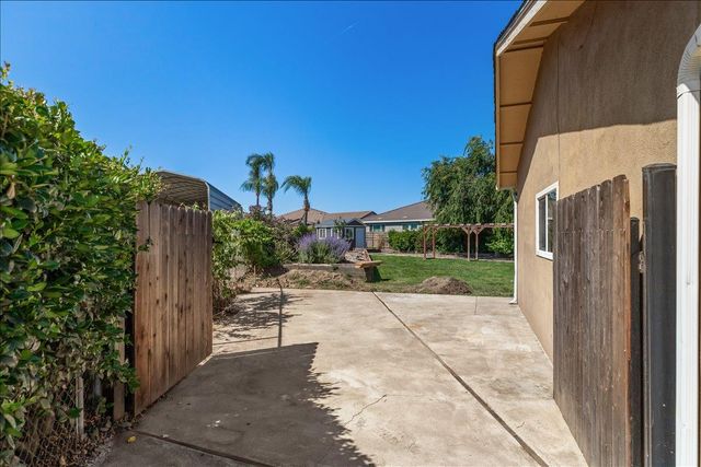 6500 Narcisco Way, Hughson, CA 95326