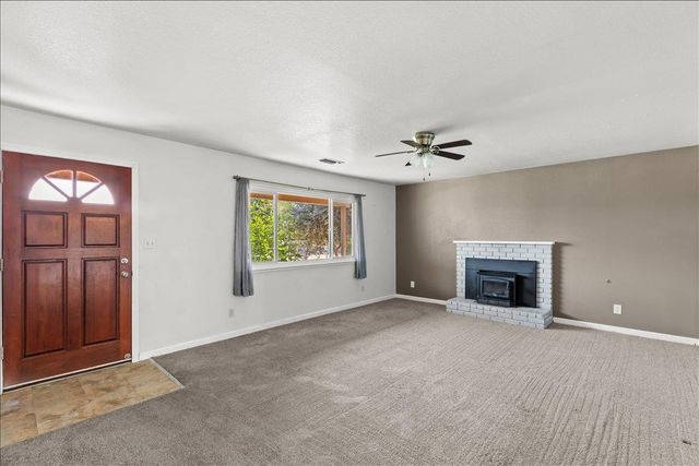 6500 Narcisco Way, Hughson, CA 95326