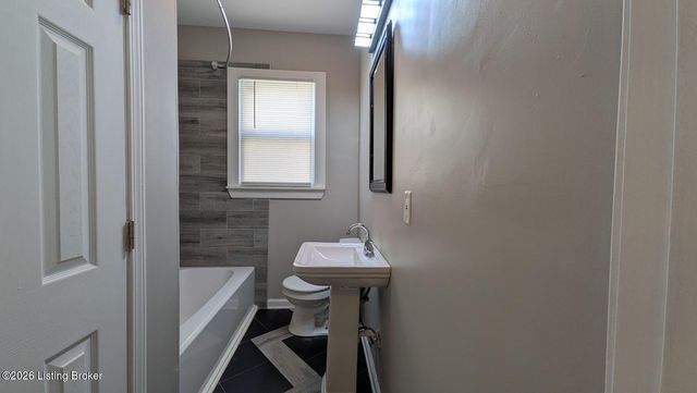 309 S 41st St, Louisville, KY 40212