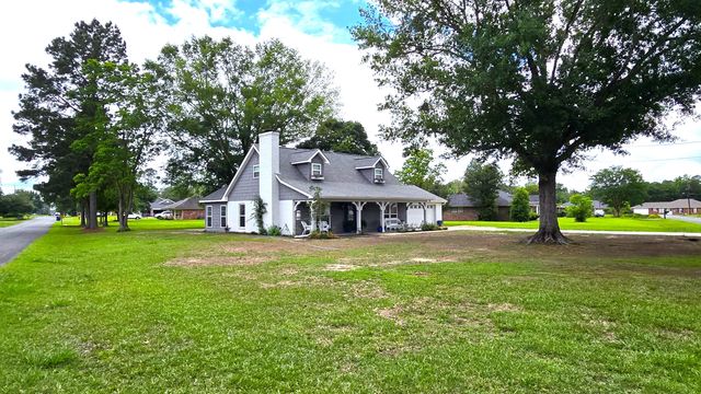 1615 Ernest Dr, Deridder, LA 70634