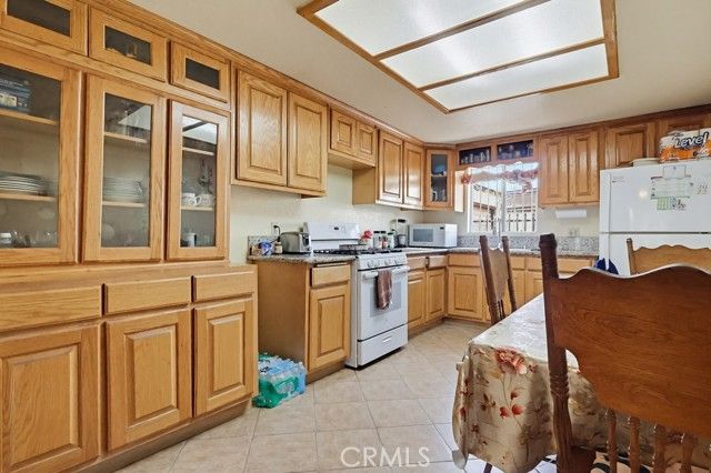 640 E 74th, Los Angeles, CA 90001