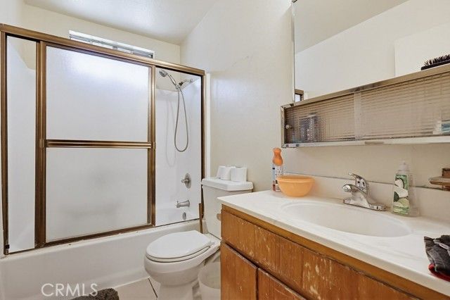 640 E 74th, Los Angeles, CA 90001