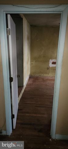 8120 ALLENDALE DR, Landover, MD 20785