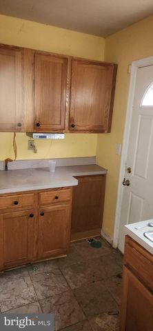 8120 ALLENDALE DR, Landover, MD 20785