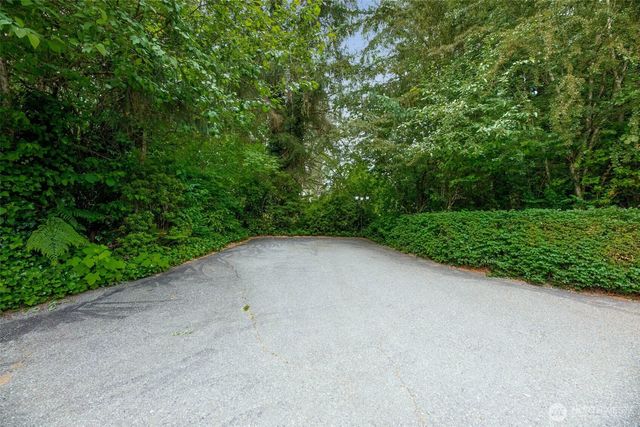 221 Russell Road, Snohomish, WA 98290