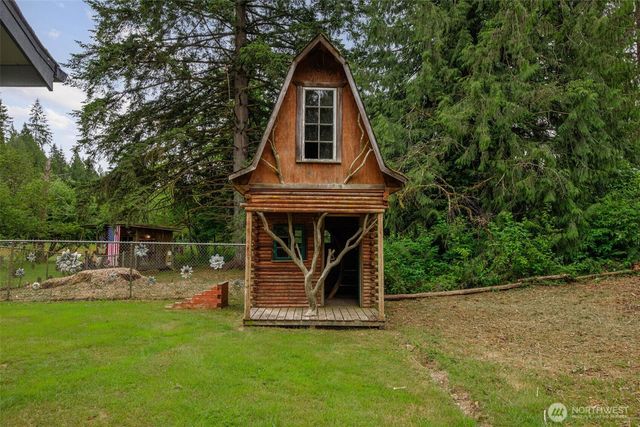 221 Russell Road, Snohomish, WA 98290
