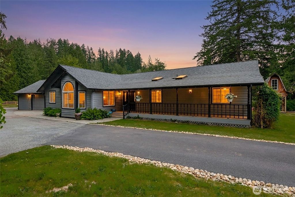 221 Russell Road, Snohomish, WA 98290