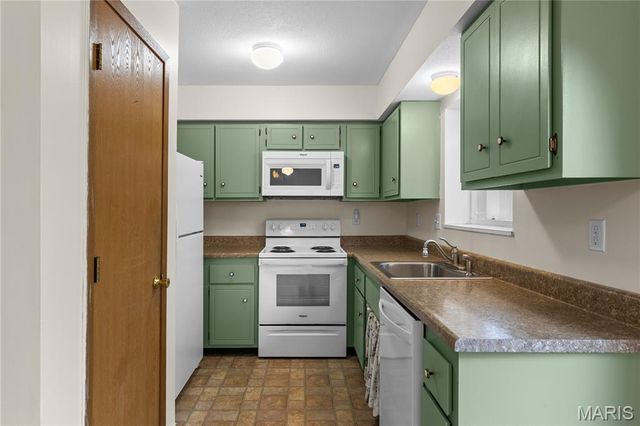 2412 Silkwood Drive, Overland, MO 63114