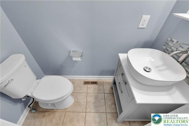 9675 Crescent Lane, Upper Macungie Twp, PA 18031