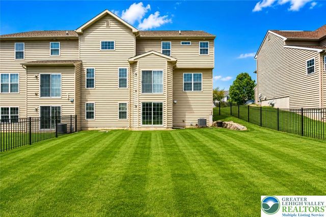 9675 Crescent Lane, Upper Macungie Twp, PA 18031