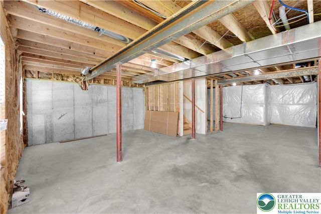9675 Crescent Lane, Upper Macungie Twp, PA 18031