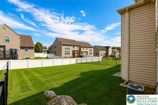 9675 Crescent Lane, Upper Macungie Twp, PA 18031