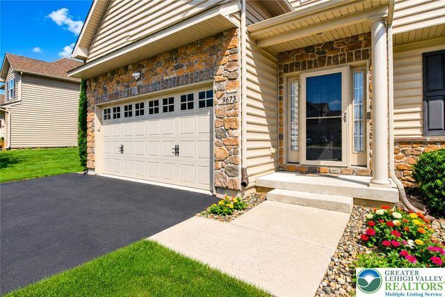 9675 Crescent Lane, Upper Macungie Twp, PA 18031