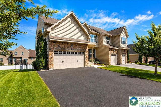 9675 Crescent Lane, Upper Macungie Twp, PA 18031