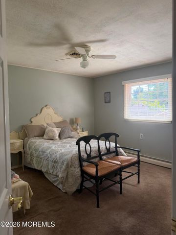 31 Mount Dashan Lane, Toms River, NJ 08753