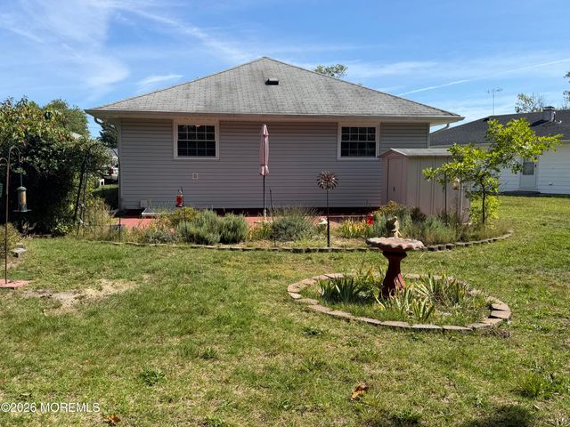 31 Mount Dashan Lane, Toms River, NJ 08753
