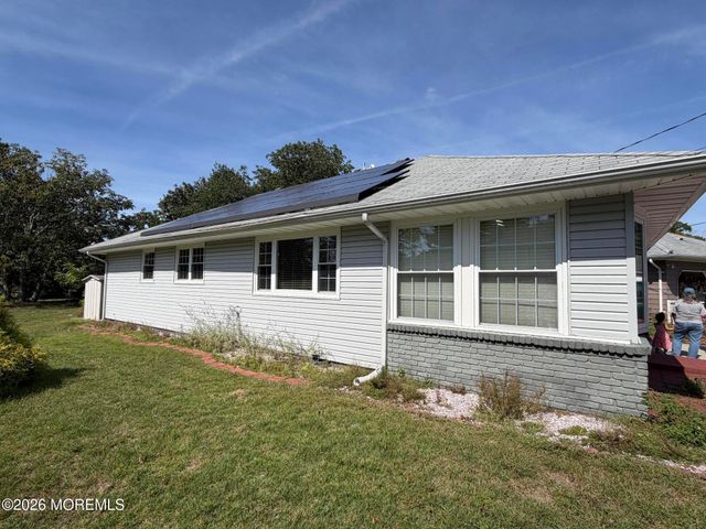 31 Mount Dashan Lane, Toms River, NJ 08753