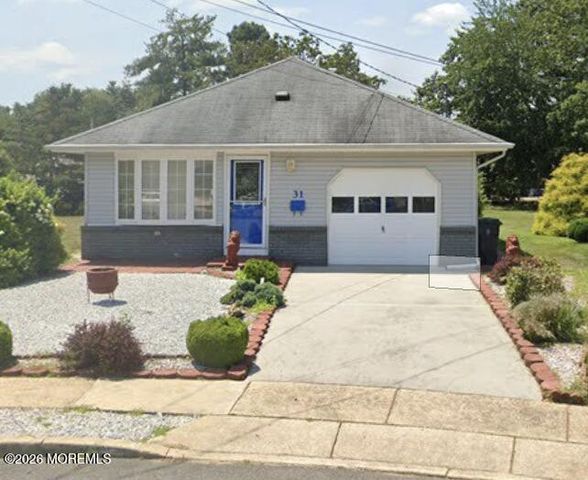 31 Mount Dashan Lane, Toms River, NJ 08753